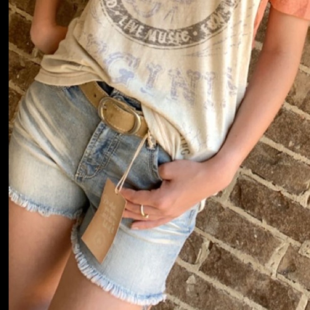 Shorts - Picture 3 of 10